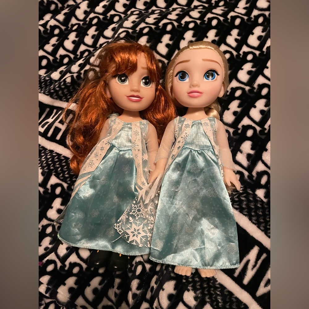 Hanna and Anna dolls